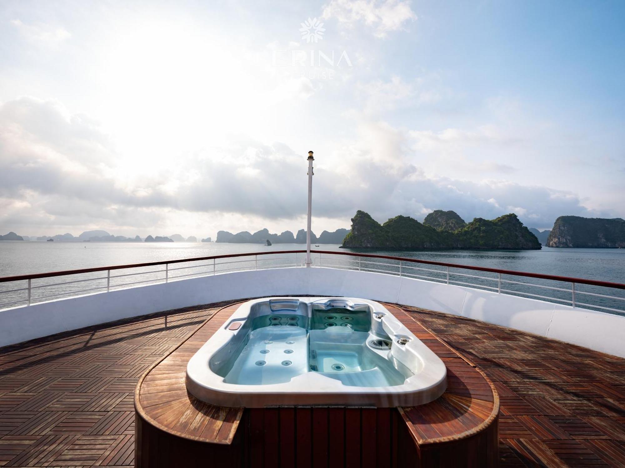 Hotel Erina Cruise By Hag Hạ Long Exterior foto